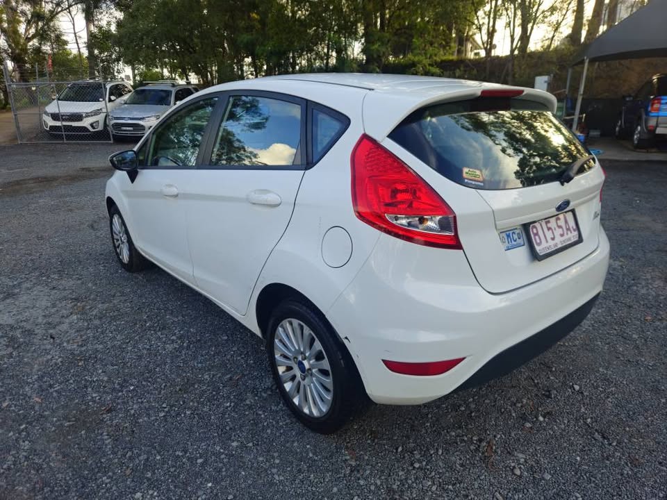 2011 Low Km Fiesta 7.jpg